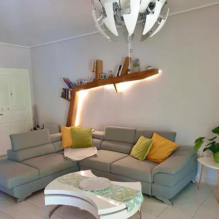 Modern Condo In Athens, 10Min From The Beach Dış mekan fotoğraf