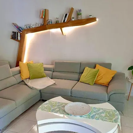 Modern Condo In Athens, 10Min From The Beach Dış mekan fotoğraf