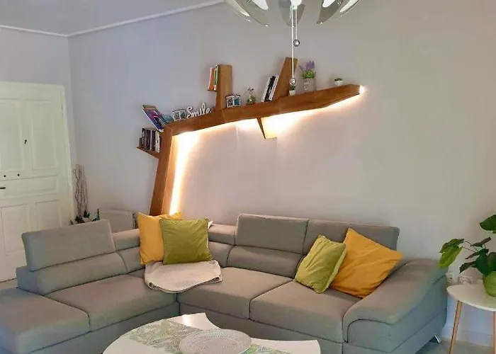 Modern Condo In Athens, 10Min From The Beach