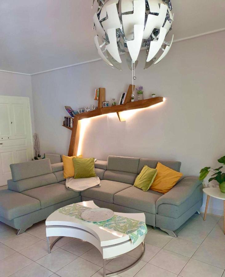 Modern In Athens, 10min From The Apartment *